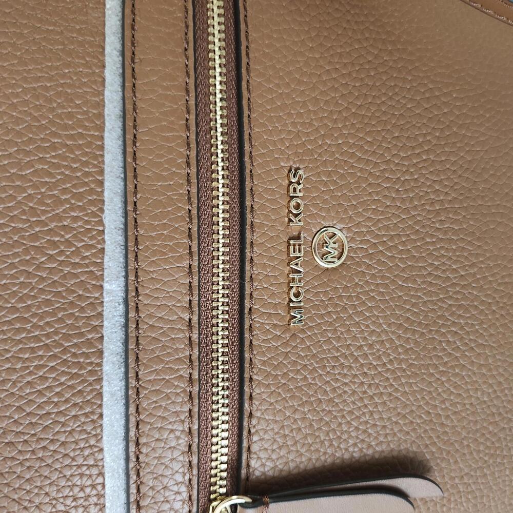 New Michael Kors Jet Set Charm Small North/South Flat Crossbody - Picture 5 of 13